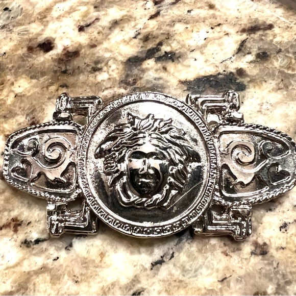 Vintage Versace Medusa brooch '92